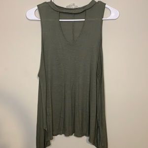 Women’s tank top.